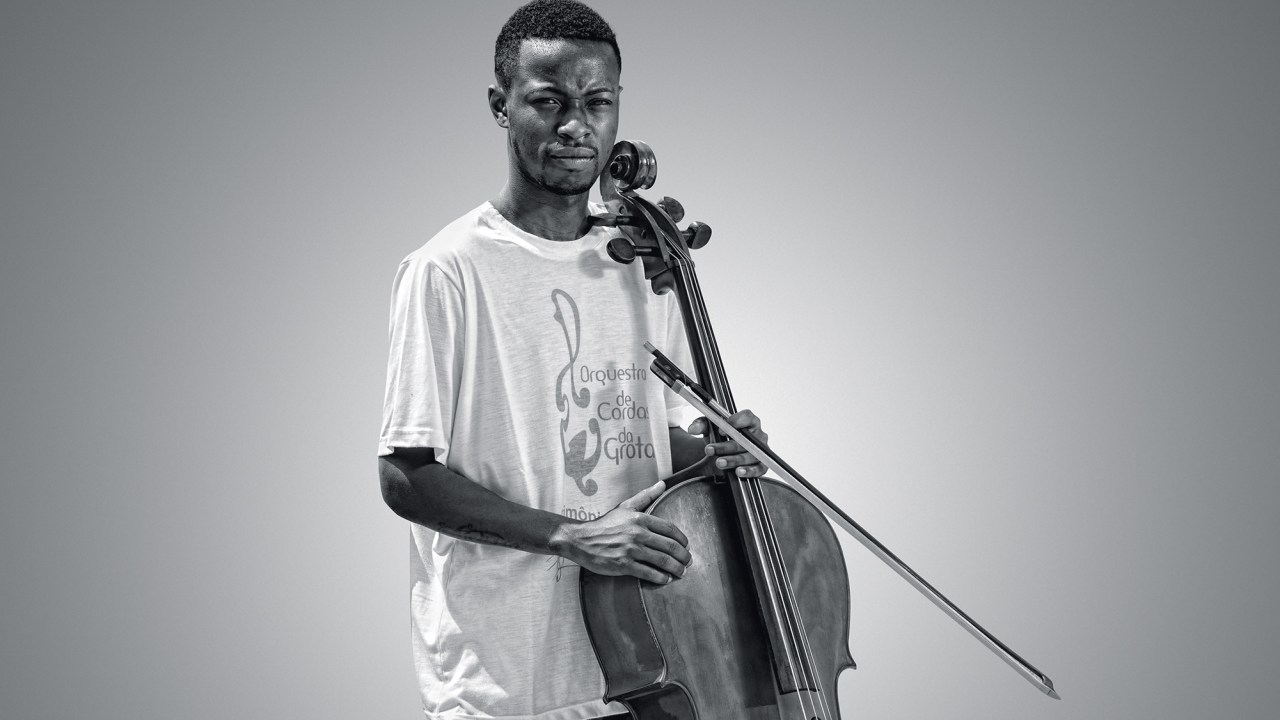 O violoncelista Luiz Carlos Justino