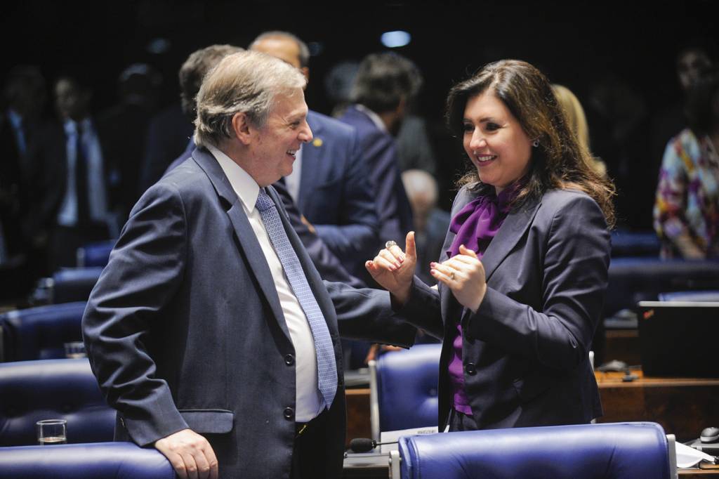 APOIO - Com o senador Tasso Jereissati: o PSDB tem a posição de vice na chapa -