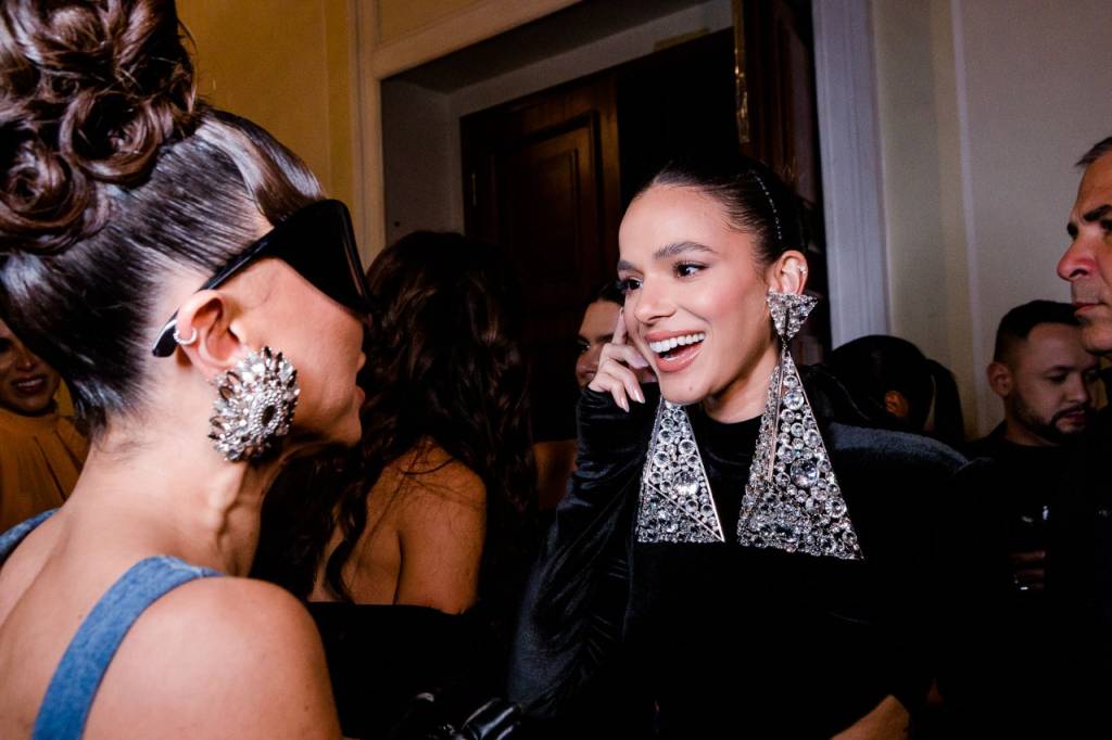 Os bastidores da festa de um símbolo da moda nacional