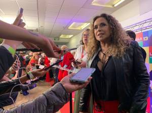 Daniela Mercury fala do temer de um golpe no país