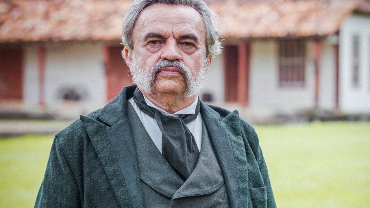 José Dumont em 'Nos Tempos do Imperador', novela da Globo