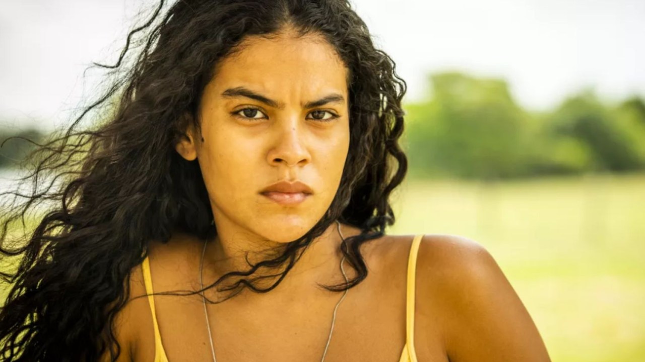 Bella Campos como a personagem Muda em 'Pantanal'