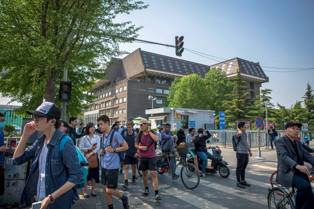AULA - Universidade de Pequim: jovens são estimulados a trabalhar em startups -