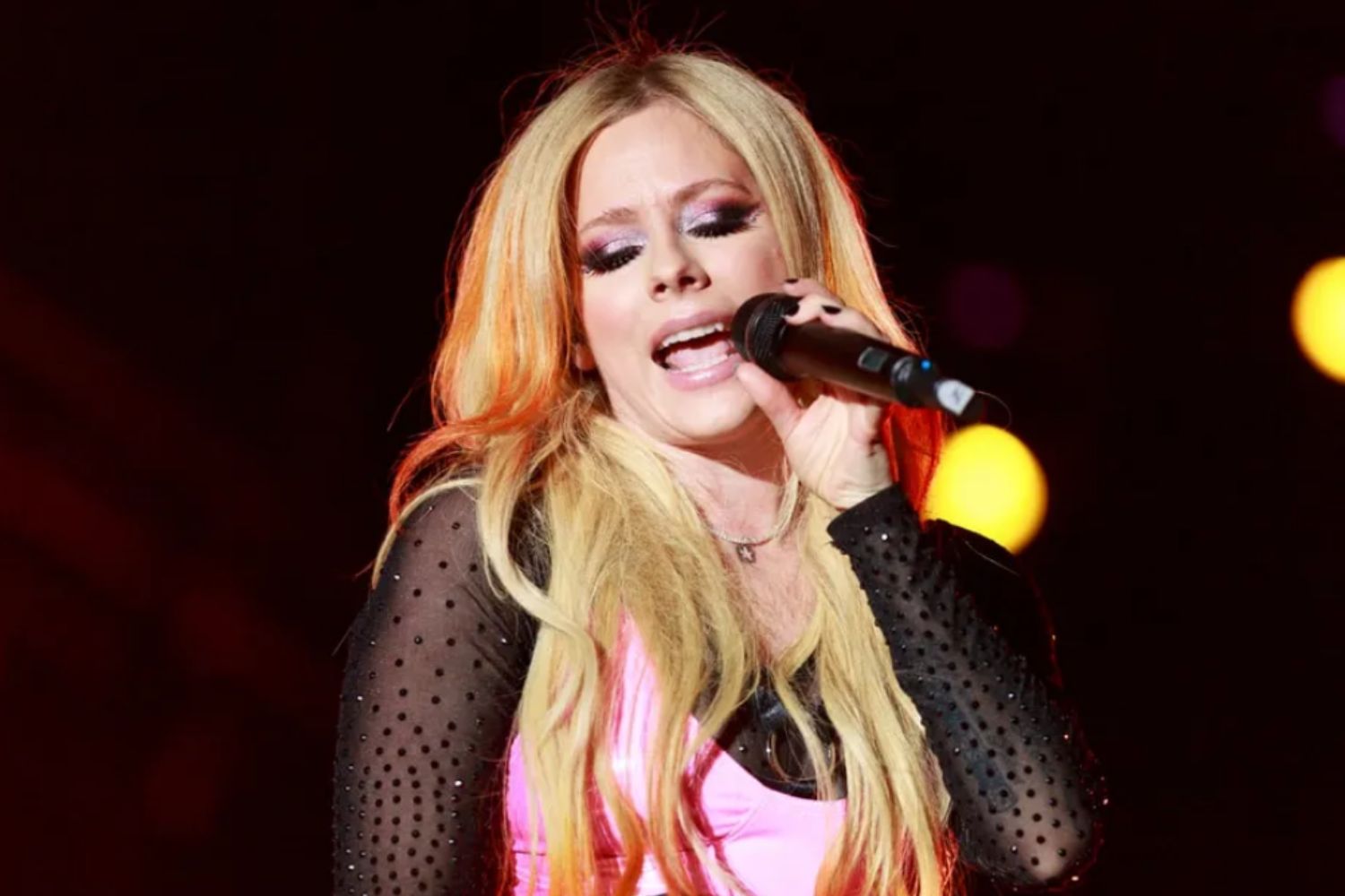 Multishow Corta Transmissão De Avril Lavigne No Rock In Rio E é Criticado Veja 