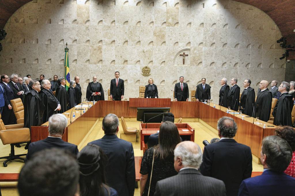 TENSÃO - Rosa Weber assume o STF: crise quase permanente com Bolsonaro -