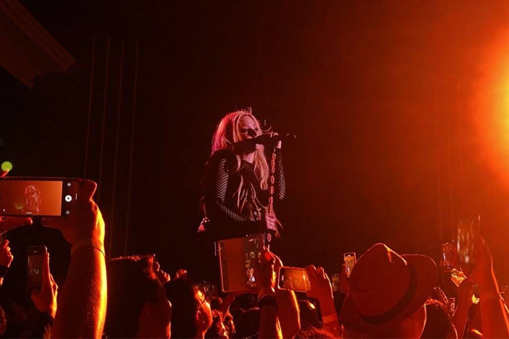 veja-kelly-miyashiro-avril-lavigne (2) Avril Lavigne em seu show no Espaço Unimed, em São Paulo
