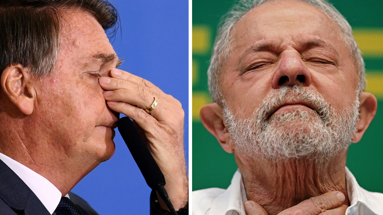 (COMBO) This combination of pictures created on October 5, 2022 shows Brazilian President Jair Bolsonaro (L) gesturing during the signing ceremony of the Provisional Measure that changes the rules for fuel trade, at Planalto Palace in Brasilia, on August 11, 2021, and Brazilian presidential candidate for the leftist workers party (PT) and former President (2003-2010), Luiz Inacio Lula da Silva, gesturing during a press conference in Rio de Janeiro, Brazil, on September 30, 2022. - Brazil's bitterly divisive presidential election will be decided in a runoff on October 30 as incumbent Jair Bolsonaro beat first-round expectations to finish a closer-than-expected second to front-runner Luiz Inacio Lula da Silva in the October 2 first round. (Photo by EVARISTO SA and Carl DE SOUZA / AFP)