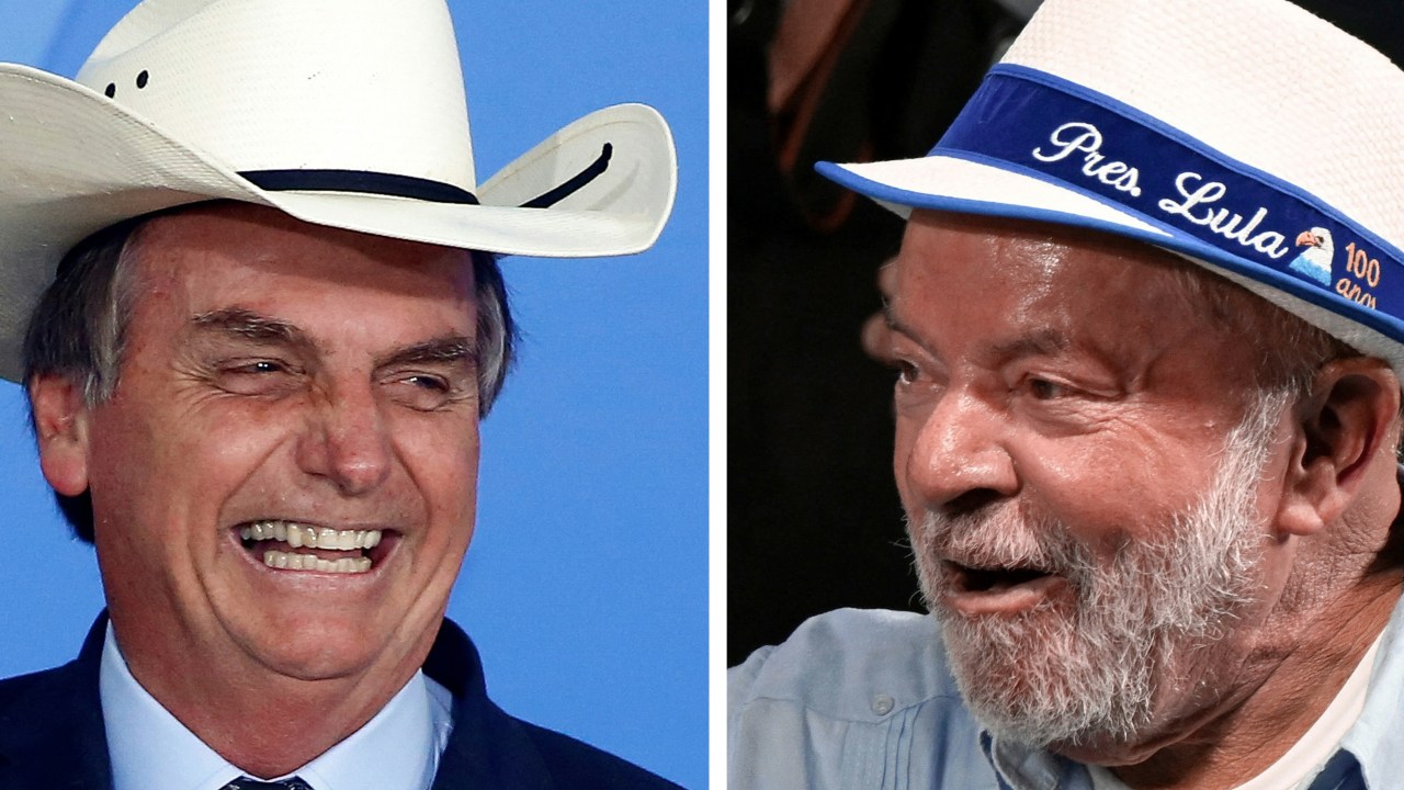(COMBO) This combination of pictures created on October 5, 2022 shows Brazil's President Jair Bolsonaro (L) wearing a hat during a ceremony with singers of country music at Planalto Palace in Brasilia, on January 29, 2020, and Brazilian presidential candidate for the leftist Workers Party (PT) and former President (2003-2010), Luiz Inacio Lula da Silva wearing a hat during a rally at the Portela Samba School in Rio de Janeiro, Brazil, on September 25, 2022. - Brazil's bitterly divisive presidential election will be decided in a runoff on October 30 as incumbent Jair Bolsonaro beat first-round expectations to finish a closer-than-expected second to front-runner Luiz Inacio Lula da Silva in the October 2 first round. (Photo by Sergio LIMA and Mauro PIMENTEL / AFP)