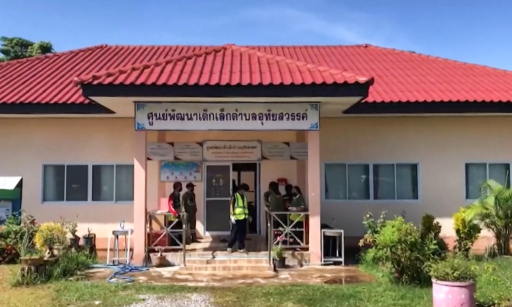 This frame grab from video footage by Thai PBS made available via AFPTV and taken on October 6, 2022 shows the exterior of a nursery in the northern Thai province of Nong Bua Lam Phu, where a former policeman shot dead at least 30 people in a mass shooting. - A former police officer stormed a nursery in Thailand on October 6, shooting dead at least 30 people, most of them children, before killing himself and his family. (Photo by various sources / AFP) / -----EDITORS NOTE --- RESTRICTED TO EDITORIAL USE - MANDATORY CREDIT "AFP PHOTO / THAI PBS via AFPTV" - NO MARKETING - NO ADVERTISING CAMPAIGNS - DISTRIBUTED AS A SERVICE TO CLIENTS - NO ARCHIVES