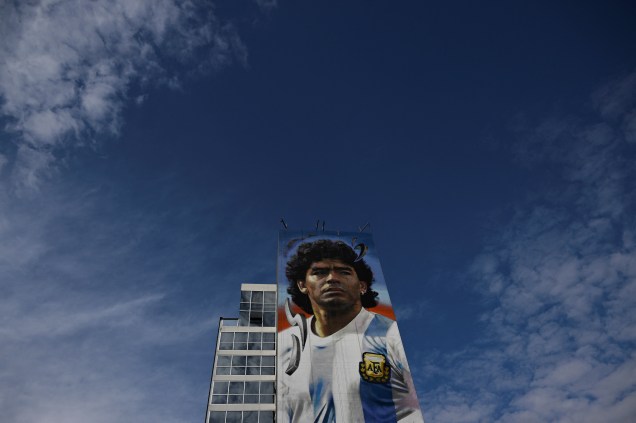 Mural de Maradona feito pelo artista Maxi Bagnasco -