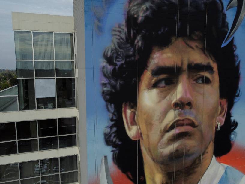 Mural de Maradona feito pelo artista Maxi Bagnasco -