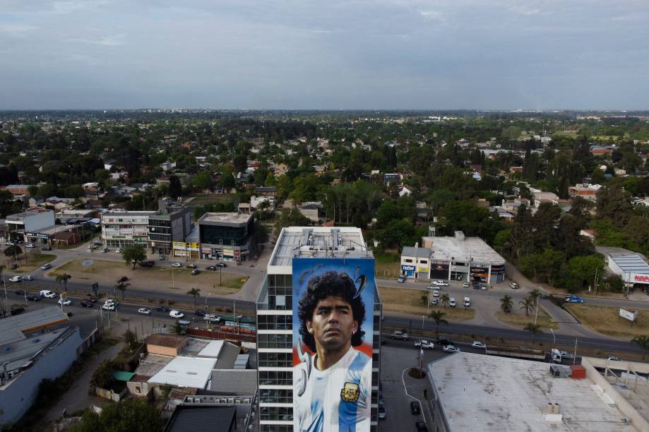 Mural de Maradona feito pelo artista Maxi Bagnasco -