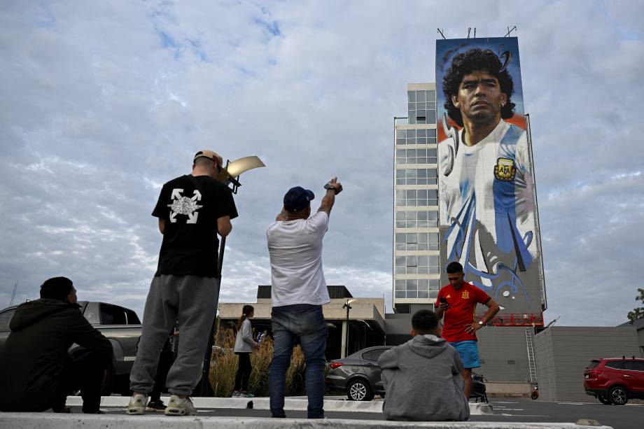 Mural de Maradona feito pelo artista Maxi Bagnasco -