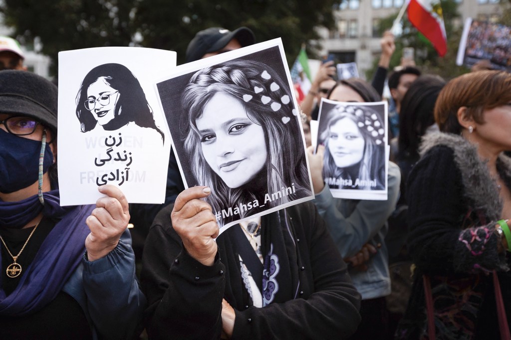 REPERCUSSÃO - Vigília por Mahsa em Washington: revolta dentro e fora do Irã -