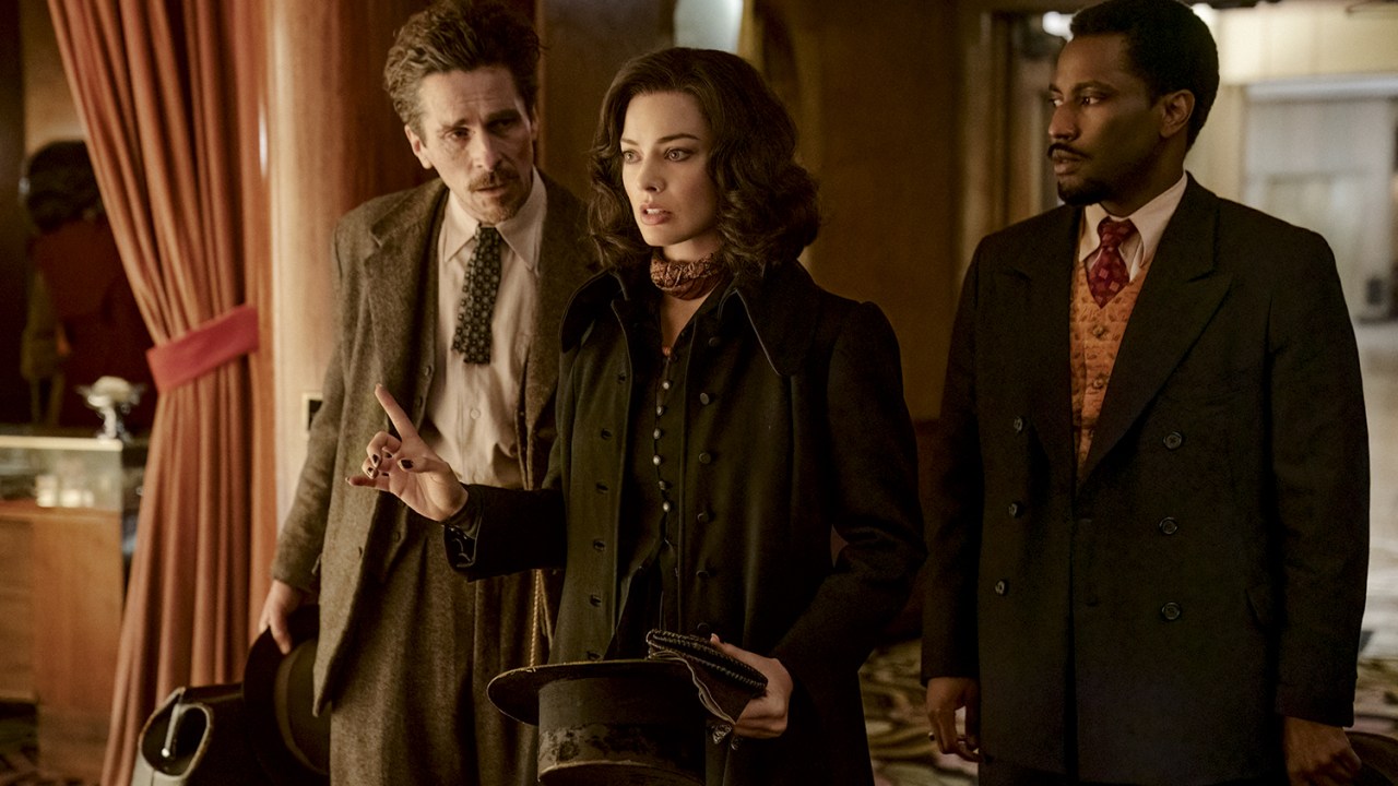 AMIZADE - Christian Bale, Margot Robbie e John David Washington: o trio tenta desvendar um complô contra a democracia -
