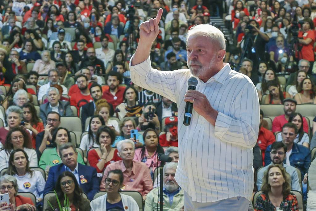 ACENOS - Lula: promessa de não disputar reeleição e governar para além do PT -