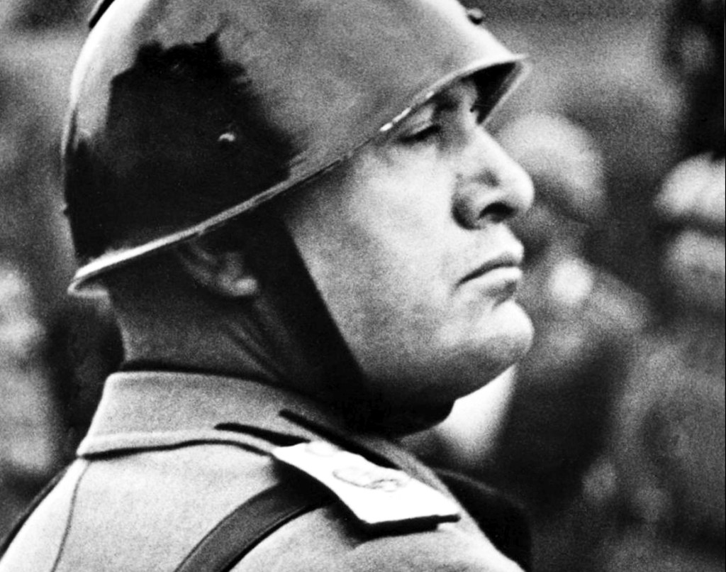 Benito Mussolini (1883-1945), líder fascista e ditador italiano.