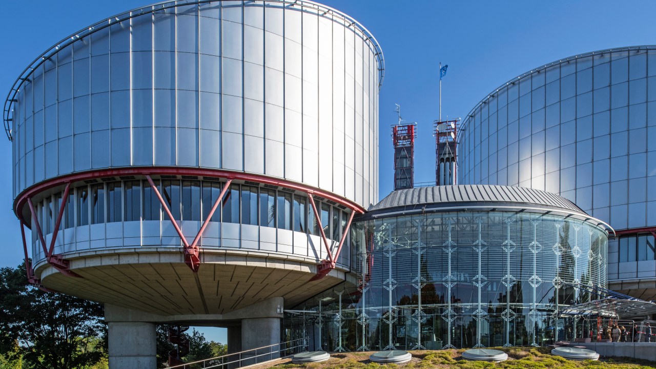 Edifício do Tribunal Europeu dos Direitos Humanos / TEDH em Estrasburgo, França.