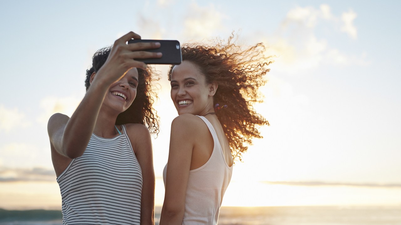 OLHA EU AQUI - Selfie para as redes: as queixas contra a “ilusão da perfeição”, criada por filtros, só aumentam -
