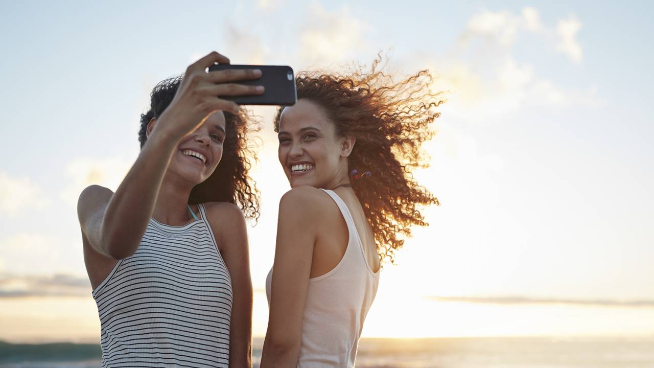 OLHA EU AQUI - Selfie para as redes: as queixas contra a “ilusão da perfeição”, criada por filtros, só aumentam -