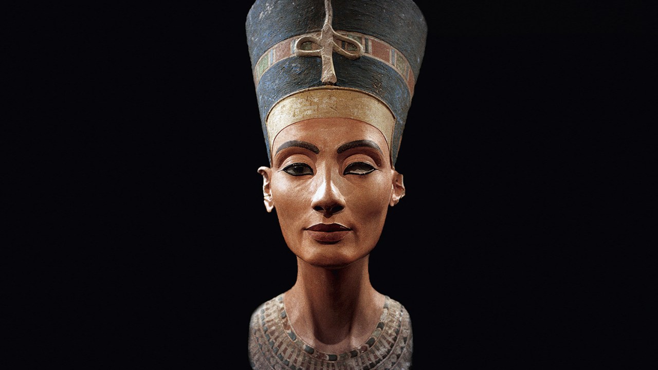 BELEZA RARA - O busto de Nefertiti: descoberta em 1912, a peça foi levada a Berlim -