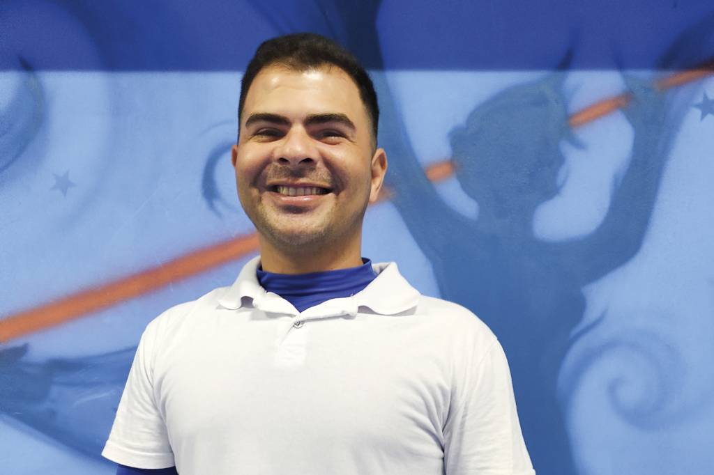 JUDSON-PERSONAGEM1.jpg A FRASE QUE CAIU MAL - Influenciado por colegas dos tempos em que foi bombeiro, o hoje ator Judson Magnus, 33 anos, da Paraíba, votou em Bolsonaro, mas cogita trocar para Lula. “O presidente chamou os nordestinos de analfabetos, burros, e isso me incomodou”, explica -