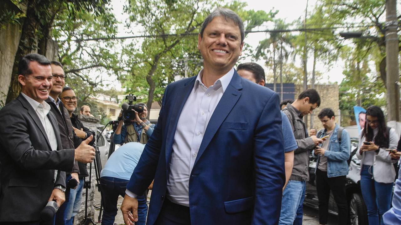 Tarcísio, líder em SP