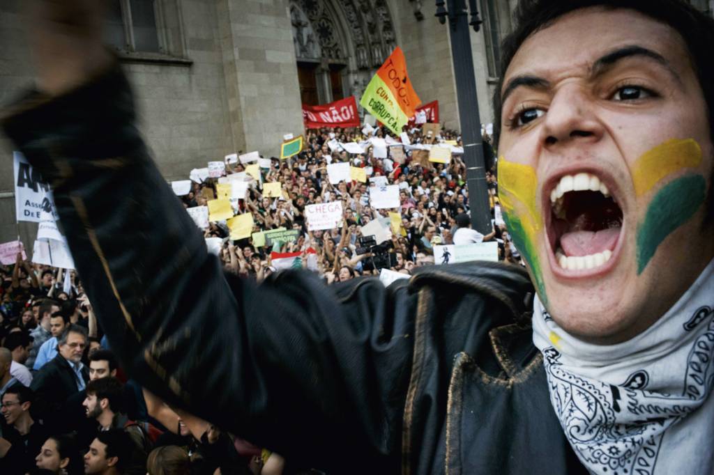 PROTESTOS-SAO-PAULO-2013-336.jpg PONTO DE PARTIDA - Protestos em 2013: conservadores se apoderam das bandeiras contra a corrupção e o PT -