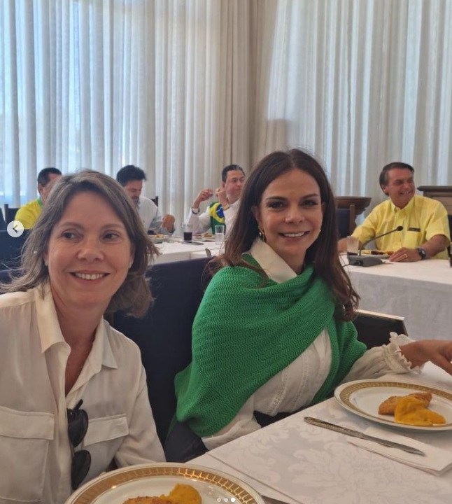 Sula Miranda no almoço oferecido por Jair Bolsonaro aos sertanejos -