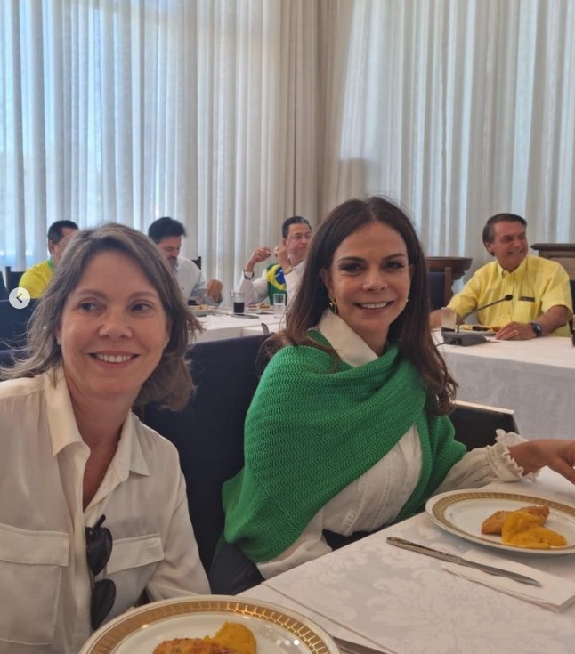 Sula Miranda no almoço oferecido por Jair Bolsonaro aos sertanejos -