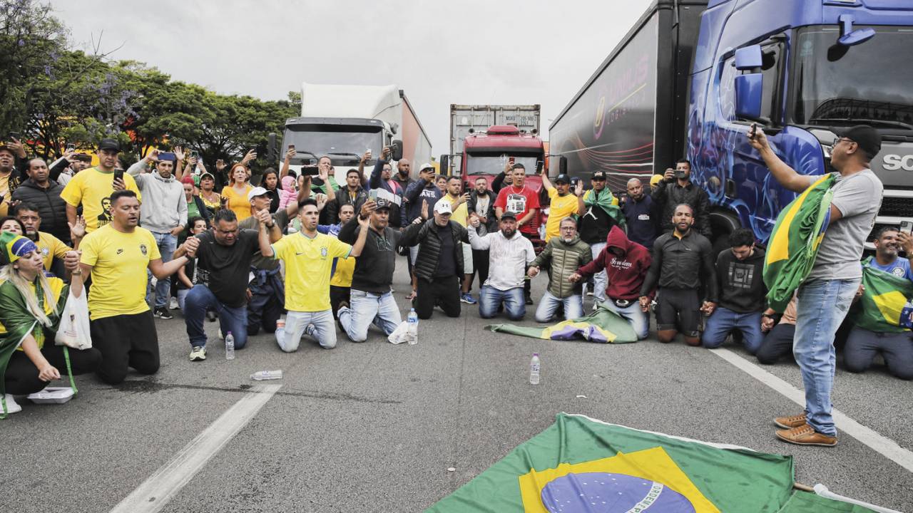 PROTESTO - Manifestação bolsonarista: o caso terminou em bloqueio de contas -