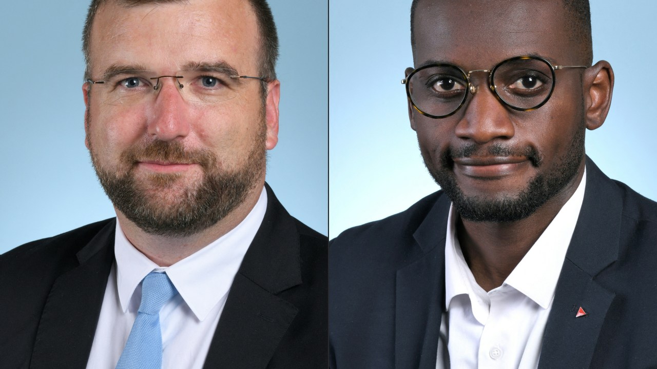 (COMBO) This combination of pictures created on November 3, 2022 shows portraits taken by the French National Assembly (Assemblee nationale) of Gregoire de Fournas (L), Rassemblement National (RN) Member of Parliament of the 5th constituency of the Gironde department (33) taken on June 22, 2022 and Carlos Martens Bilongo, La France Insoumise (LFI) Member of Parliament of the 8th consituency of the Val-d'Oise (95) taken on June 21, 2022. (Photo by ASSEMBLEE NATIONALE / AFP) / RESTRICTED TO EDITORIAL USE - MANDATORY CREDIT "AFP PHOTO / ASSEMBLEE NATIONALE 2022" - NO MARKETING NO ADVERTISING CAMPAIGNS - DISTRIBUTED AS A SERVICE TO CLIENTS