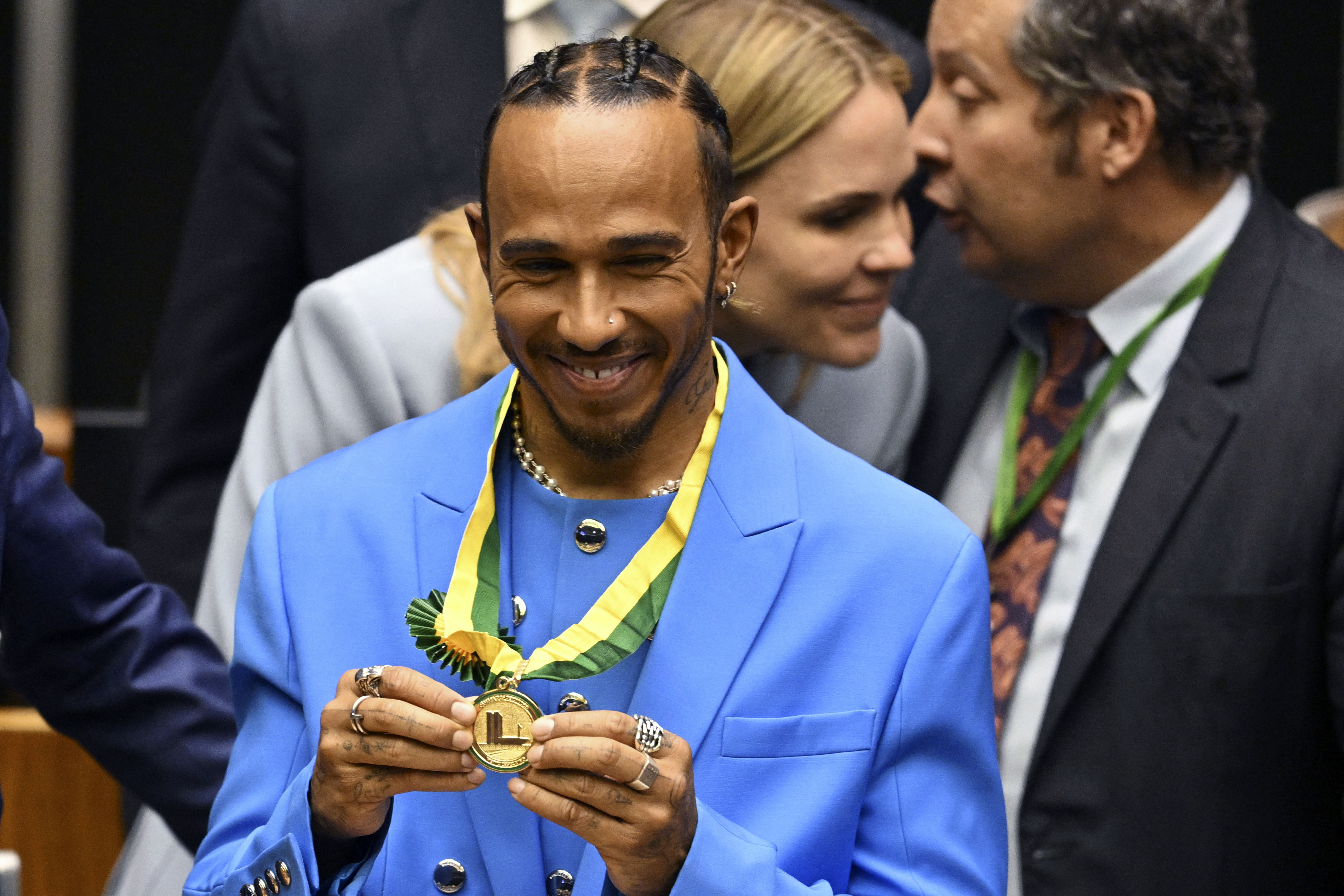 Homenagem a Hamilton na Câmara atingiu Nelson Piqu... | VEJA