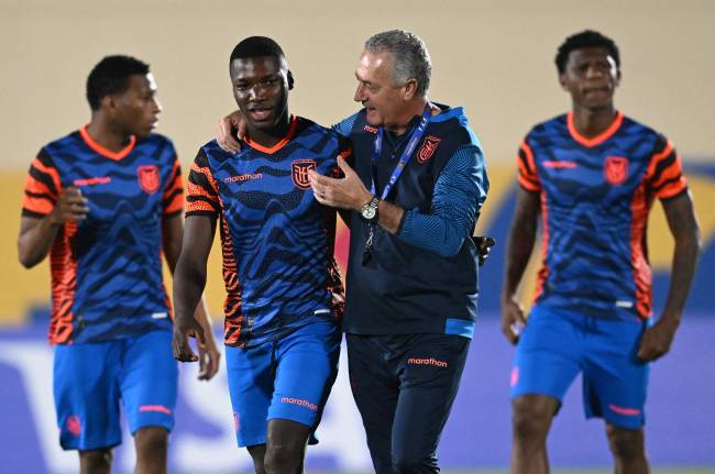 Moises Caicedo Equador Caicedo virou homem de confiança do técnico Gustavo Alfaro -