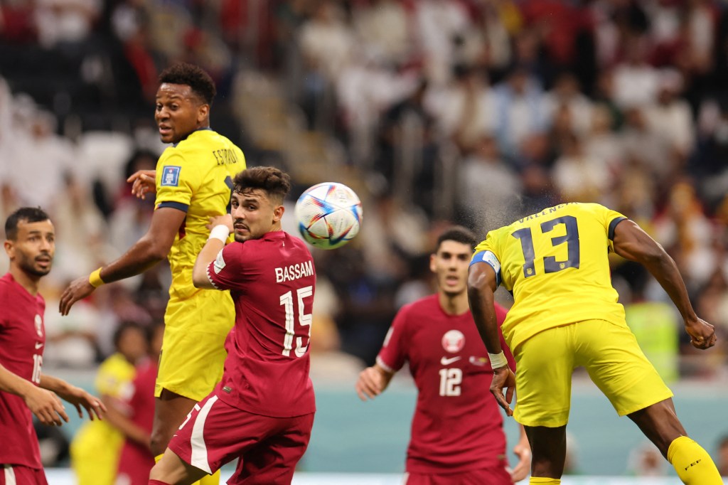 Valencia subiu sem marcação para marcar o segundo do Equador -