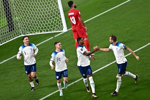 Rashford comemorando um dos gols da Inglaterra -