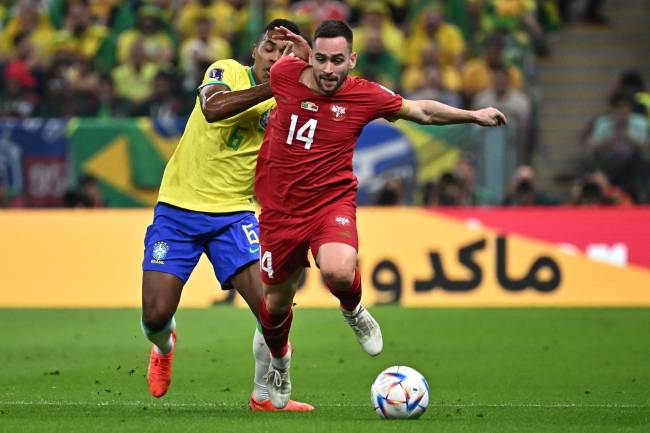 Grupo G: Brasil vence Sérvia por 2-0 – DW – 25/11/2022