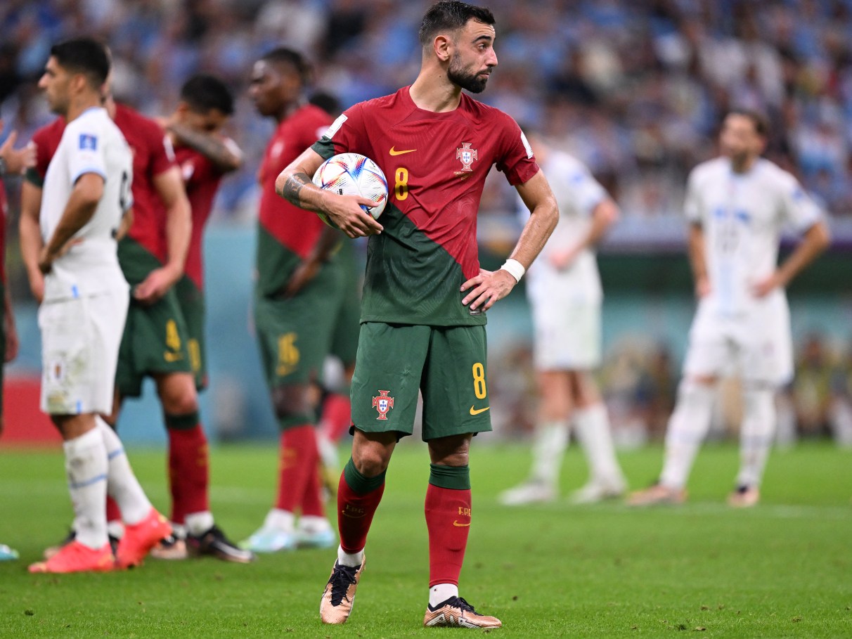 Cavani decide, Uruguai vence Portugal e vai às quartas da Copa