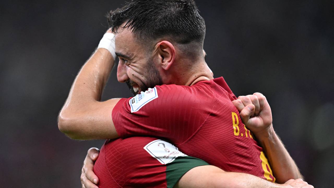 Bruno Fernandes marcou os gols da vitória portuguesa -