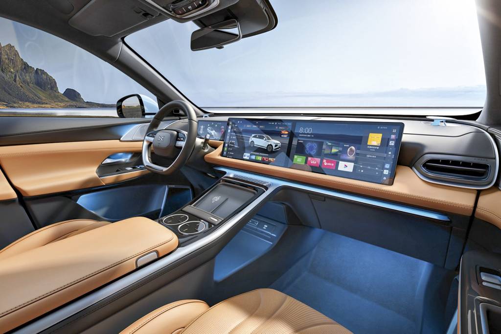 XPENG G9 - O fabricante promete uma experiência de cinema imersiva no SUV elétrico com 22 alto-falantes e sensores que produzem vibrações nos assentos -