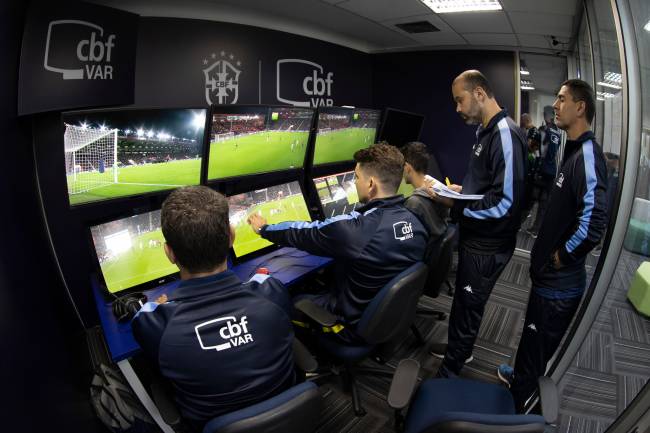 VAR VAR