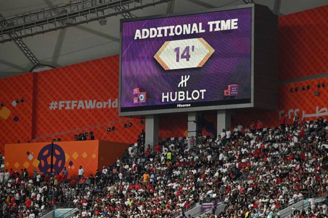 Placar mostra tempo adicional de 14 minutos na Copa -