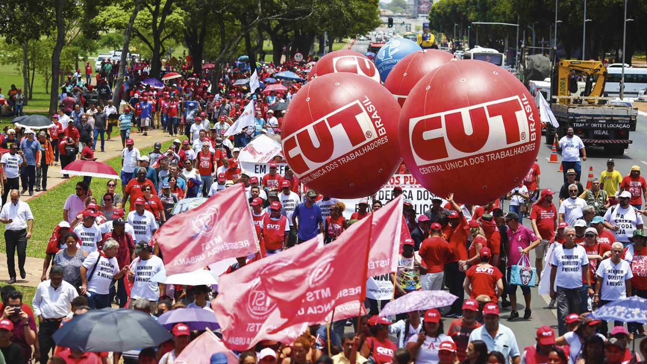 “IMPOSTO” - CUT: o futuro governo estuda “financiamento solidário e democrático” -