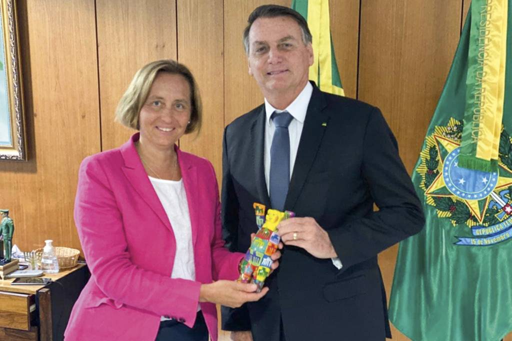 LAÇOS - Bolsonaro e Von Storch: deputada alemã é neta de ministro de Hitler -
