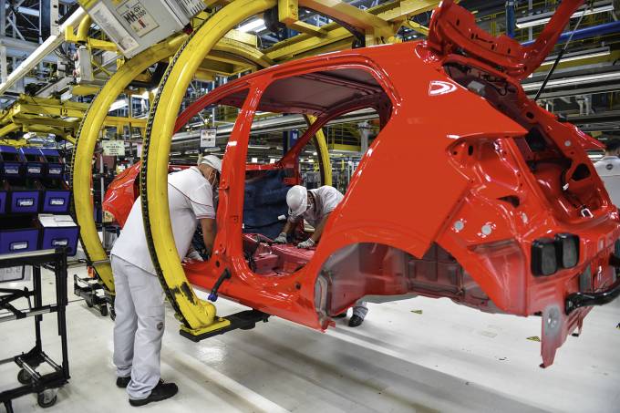 Indústria automotiva tem a pior produção para fevereiro em sete anos