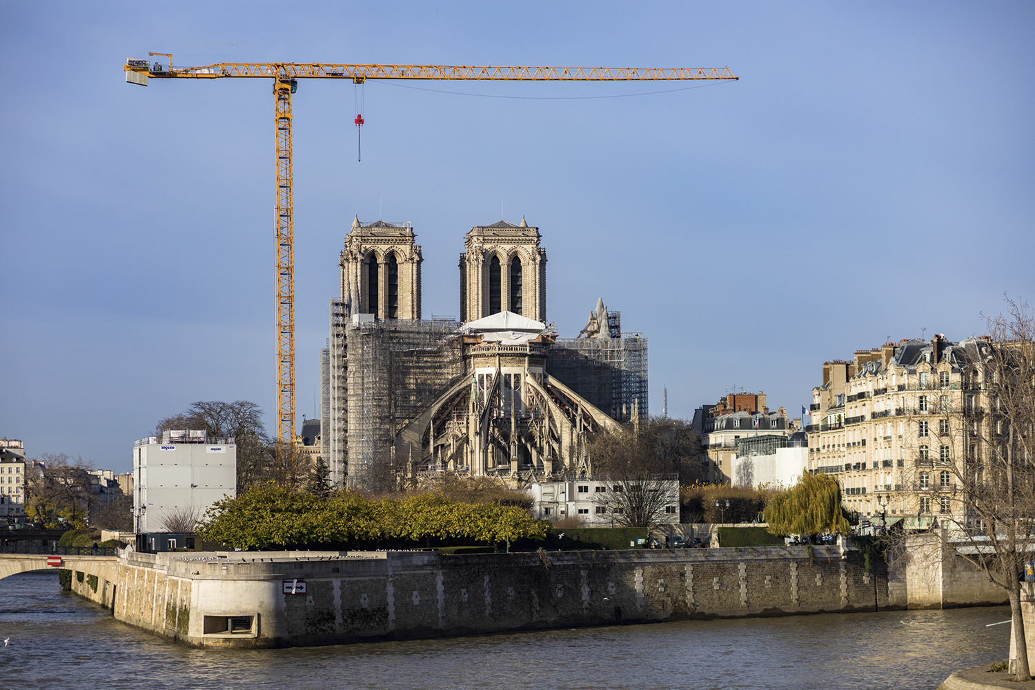 As polêmicas em torno da reconstrução da Catedral de Notre-Dame