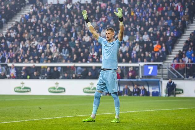 Andries Noppert, goleiro do Heerenveen, é o jogador mais alto da Copa –