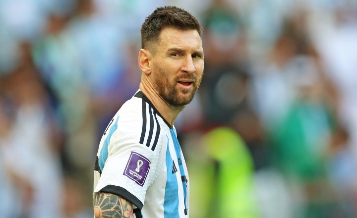 Copa do Mundo: Argentina joga suas chances de classificação neste sábado  (26)