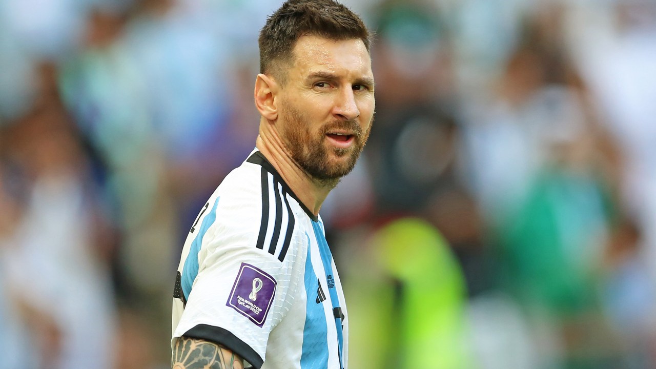 Messi busca redenção após derrota na estreia -
