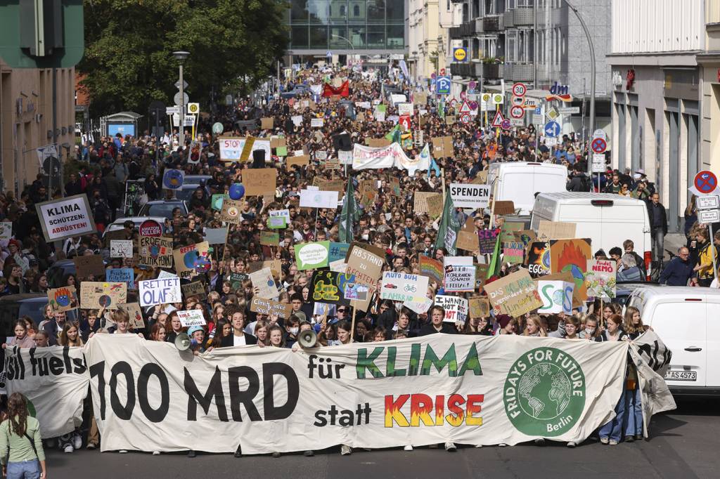 BERLIM - Protesto contra o uso de combustíveis fósseis: preocupação global -